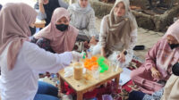 Gelar Pelatihan Kewirausahaan, Lajnah Imaillah Tangerang Raya ‘Sulap’ Minyak Jelantah jadi Sabun Cuci