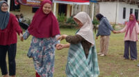 Indahnya Persaudaraan, Jemaat Ahmadiyah Sebamban dan Warga Sumber Makmur Kompak di Lomba HUT RI