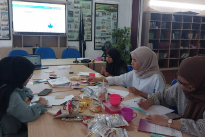 Himpunan mahasiswi Ahmadiyah Sukabumi Raya