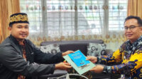 Bincang Santai Bersama Camat, Mubaligh Palangkaraya Jelaskan Jemaat Ahmadiyah Inklusif