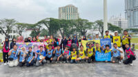 Anak Muda Ahmadiyah Medan Ambil Bagian dalam Gerakan Aksi Sampah GASKEN CFD di Lapangan Merdeka