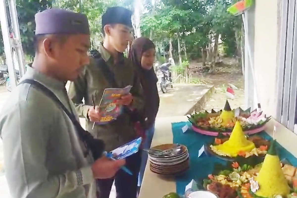 nasi tumpeng