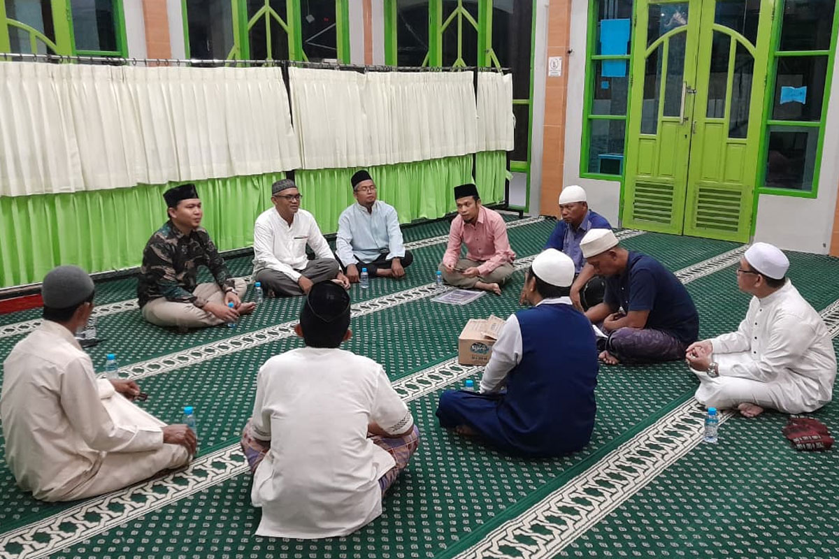 Pengurus Jemaat Ahmadiyah Kalimantan Timur bersilaturahmi ke pengurus Takmir Masjid Al-Hikmah, Bontang