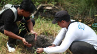 Jemaat Ahmadiyah Palangka Raya Tanam 150 Bibit Pohon di Lingkungan Pondok Pesantren