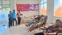 Aksi Donor Darah Jemaat Ahmadiyah Sintang Diapresiasi RSUD Ade Muhammad Djoen