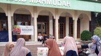 Sambut Hari Ibu, Lajnah Imaillah Gondrong Jadi Relawan Aksi Masak
