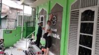 Awali Tahun Baru, Jemaat Ahmadiyah Bogor Tunjukkan Kepedulian Lewat Bersih Masjid