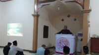 Jemaat Ahmadiyah Papua Awali Tahun Baru dengan Sholat Tahajud serta Aksi Bersihkan Masjid