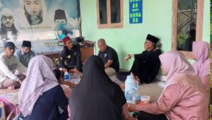 Silaturahmi Lajnah Imaillah Kemang ke Majlis Taklim Dibarengi Penanaman Pohon