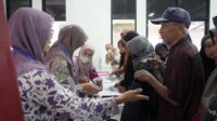 Lajnah Imaillah Indonesia Gelar Bazar hingga Pengobatan Gratis di Hari Perempuan Sedunia