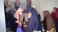 Lajnah Imaillah Daerah Tasikmalaya Bagikan Ribuan Paket Sembako