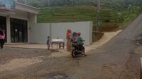 Berbagi Takjil, Lajnah Imaillah Cigintung Tebar Kebaikan