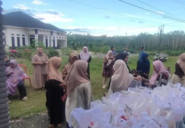 Lajnah Imaillah Kalsel Bangun Silaturahmi dengan Ibu-Ibu Pengajian Lewat Sembako Murah