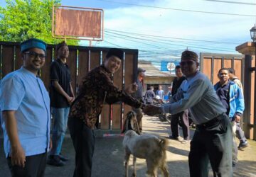 Jemaat Ahmadiyah Depok Terima Hewan Kurban dari Gereja Katolik Santo Paulus