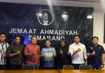 Jemaat Ahmadiyah Semarang Pererat Silaturahmi Aparat di Hari Khilafat