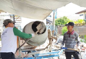 Warga Ahmadiyah Palangka Raya Gotong Royong Bangun Gedung Serba Guna