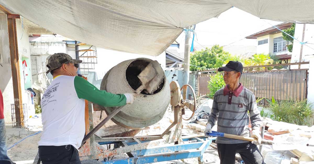 Warga Ahmadiyah Palangka Raya gotong royong
