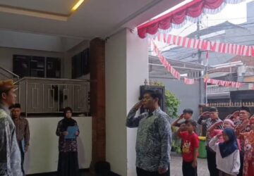 Jemaat Ahmadiyah Tasikmalaya Gelar Upacara HUT ke-81 RI, Bagikan 140 Paket Sembako