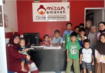 HUT ke-81 RI, Jemaat Ahmadiyah Karawang Berbagi Santunan untuk Anak Yatim