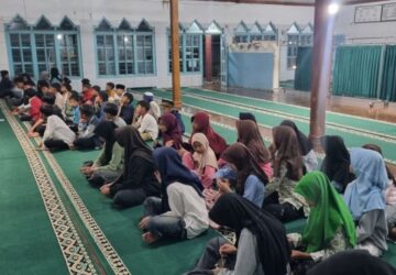 Siswa dan Siswi Madin Al-Falah Lengkong Antusias Terima Hadiah Lomba HUT ke-81 RI