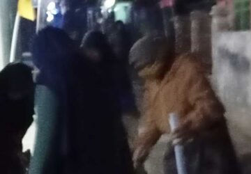 Jemaat Ahmadiyah Pagentan Gelar Aksi Bersih-Bersih Kawasan Sekitar GOR