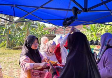 Momen HUT RI, Jemaat Ahmadiyah Sindangbarang Hadirkan Bazar Sembako Murah
