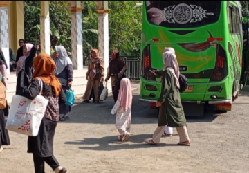 Lajnah Imaillah Pagentan Antusias Mengikuti Muawanah