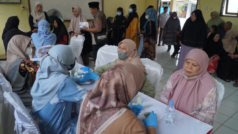 104 Warga Ikuti Pemeriksaan Kesehatan Gratis di Manislor