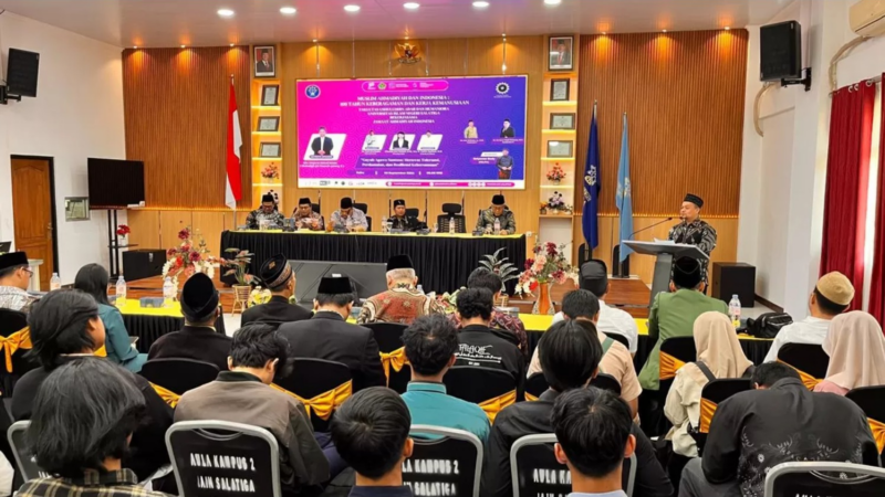 Buku 100 Tahun Ahmadiyah Objektif & Layak Dibaca Akademisi