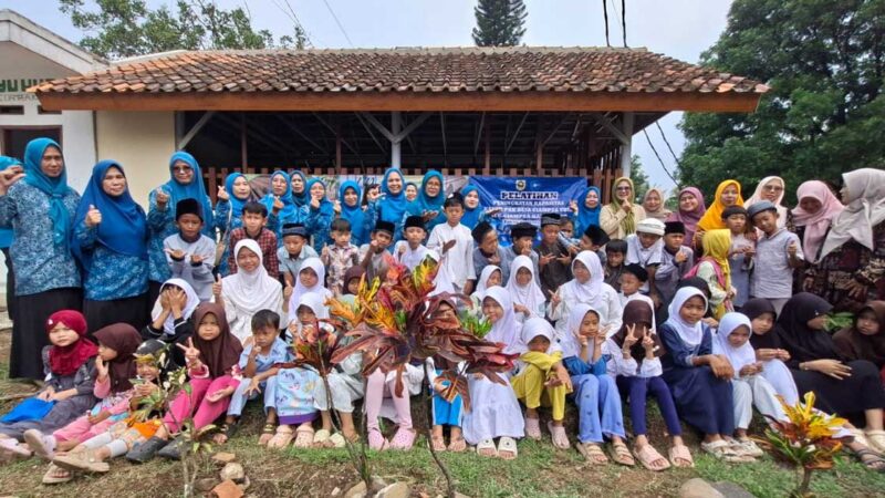 Rumah Belajar JAI Cisalada Terima Kunjungan PKK Ciampea Udik