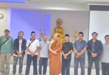 Jemaat Ahmadiyah Lampung dan Gusdurian Duduk Bersama di Vihara Suvanna Dipa